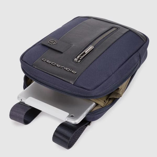 Borsello uomo porta iPad®mini in tessuto riciclato Piquadro BLU - immagine 3